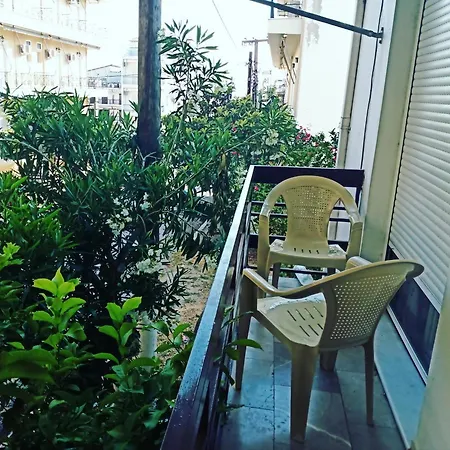 Nikos 호텔 2*