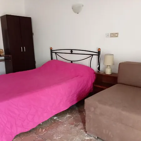 Nikos Rooms Pansion 2*