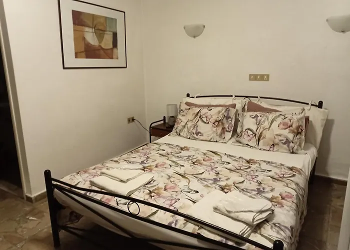 Nikos 2* Λουτρά Αιδηψού